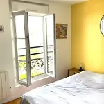 Charming Parisian Apartment Near Montmartre